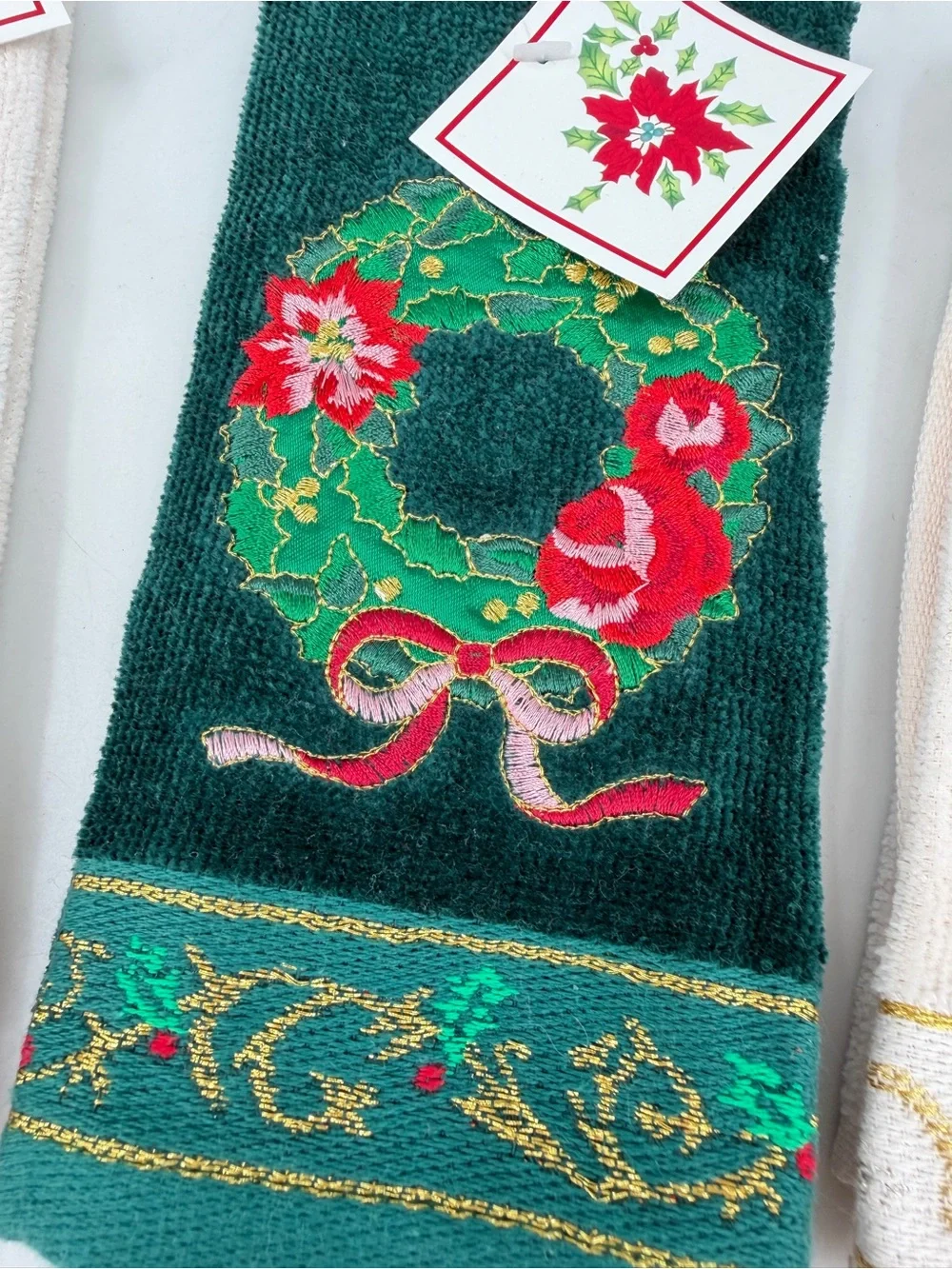 Vintage Linens' N Things Fingertip Kitchen Bath Hand Towels Christmas Holiday